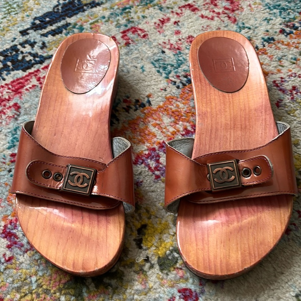 CHANEL Brown Leather Slide Sandals with Logo Buckle